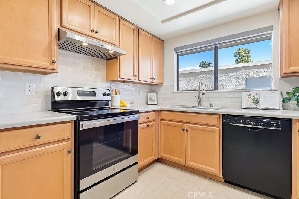 27914 Ridgebluff Court Rancho Palos Verdes, CA 90275 - Photo 12 of 37 Kitchen