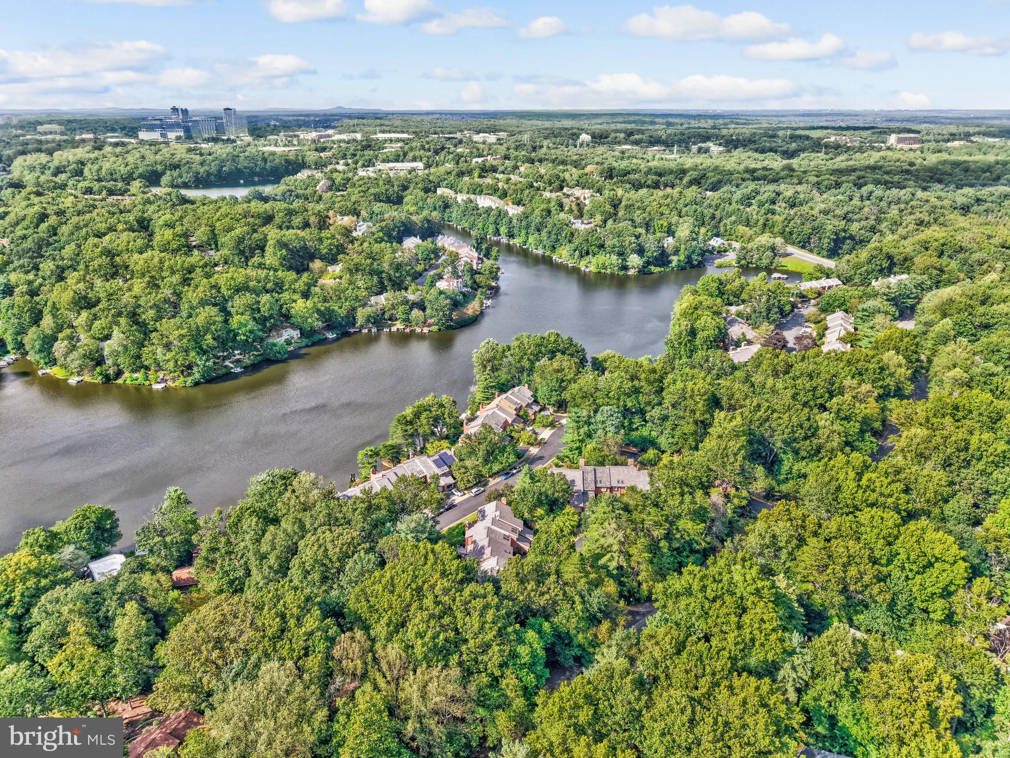 11088 Glade Court Reston, VA 20191 - Photo 60 of 75 Aerial view - Lake Audubon.