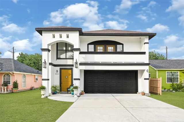 $319,000 | 424 South Holmes Street, La Porte, TX 77571