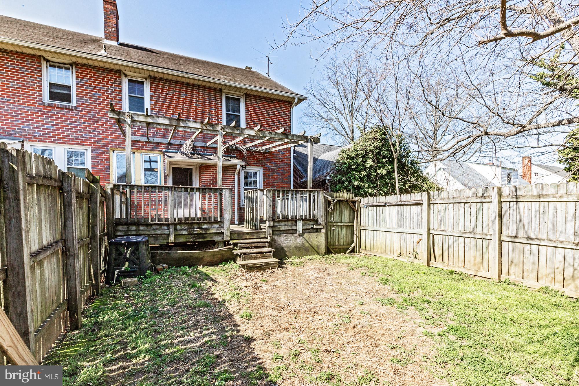 284 Morrison Avenue Salem, NJ 08079 - Photo 25 of 34 a view of a house with wooden fence