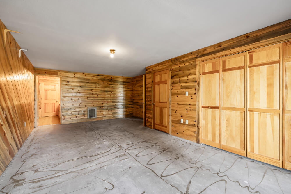 34840 Dawn Loop Chiloquin, OR 97624 - Photo 63 of 91 a view of an empty room with a window
