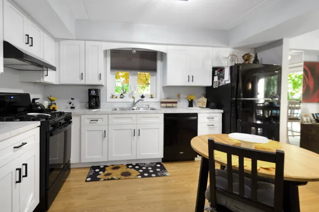 $229,900 | 17961 Royal Oak Court, Unit 1S, Tinley Park, IL 60477