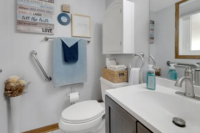 $229,900 | 17961 Royal Oak Court, Unit 1S, Tinley Park, IL 60477