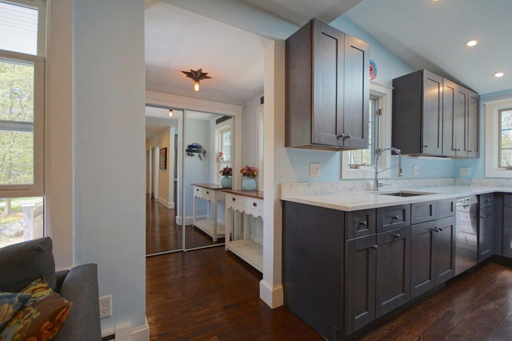 112 Echo Cove Road Hamilton, MA 01982 - Photo 4 of 35 Gallery Image 4