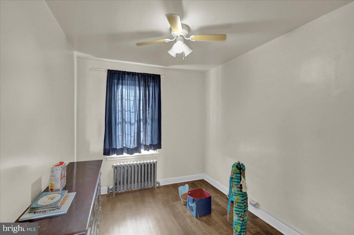 224 Hanley Place Reading, PA 19611 - Photo 16 of 19 a view of room with ceiling fan