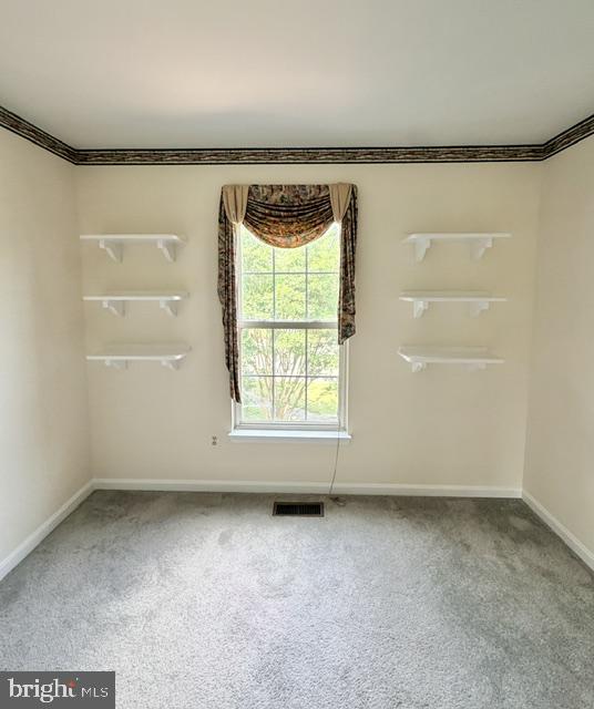 45572 Whitcomb Square Sterling, VA 20166 - Photo 22 of 32 Bright and airy room with charm.