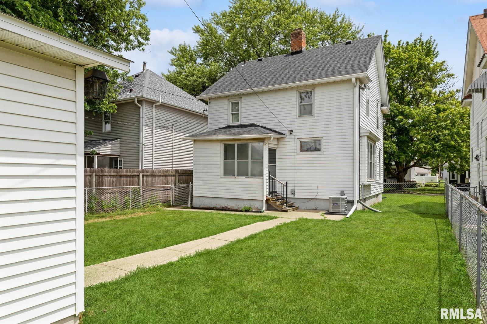 1915 3rd Street Moline, IL 61265 - Photo 3 of 20 Gallery Image 3