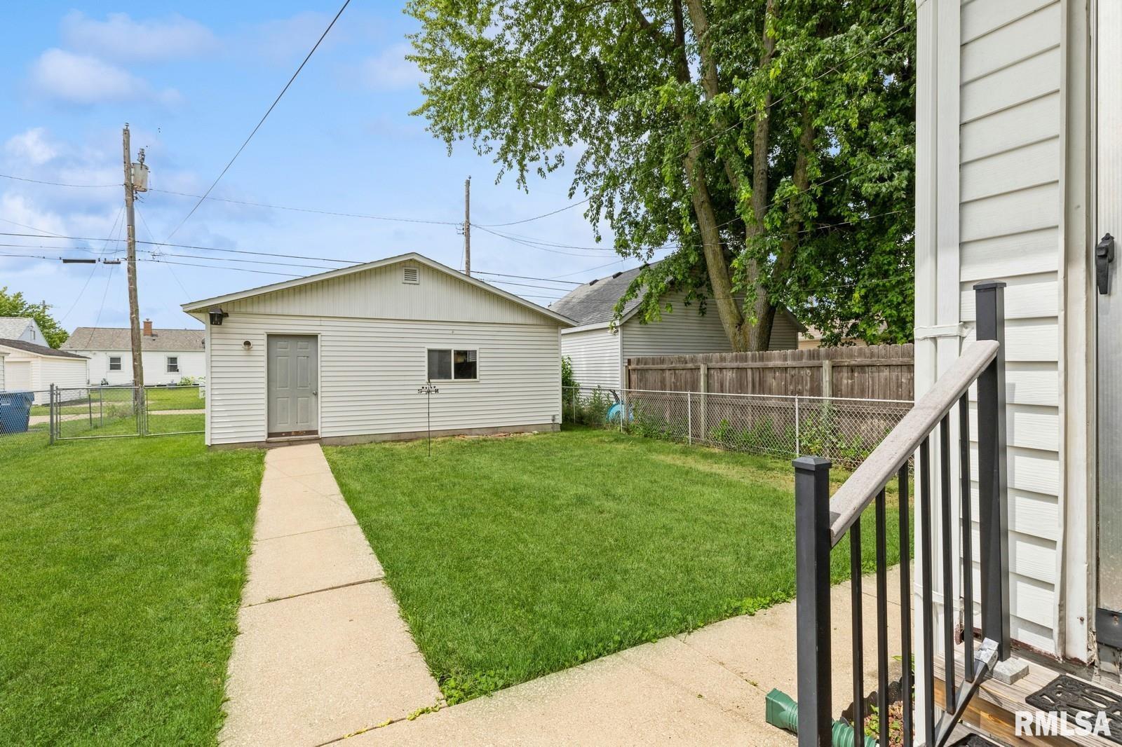 1915 3rd Street Moline, IL 61265 - Photo 4 of 20 Gallery Image 4