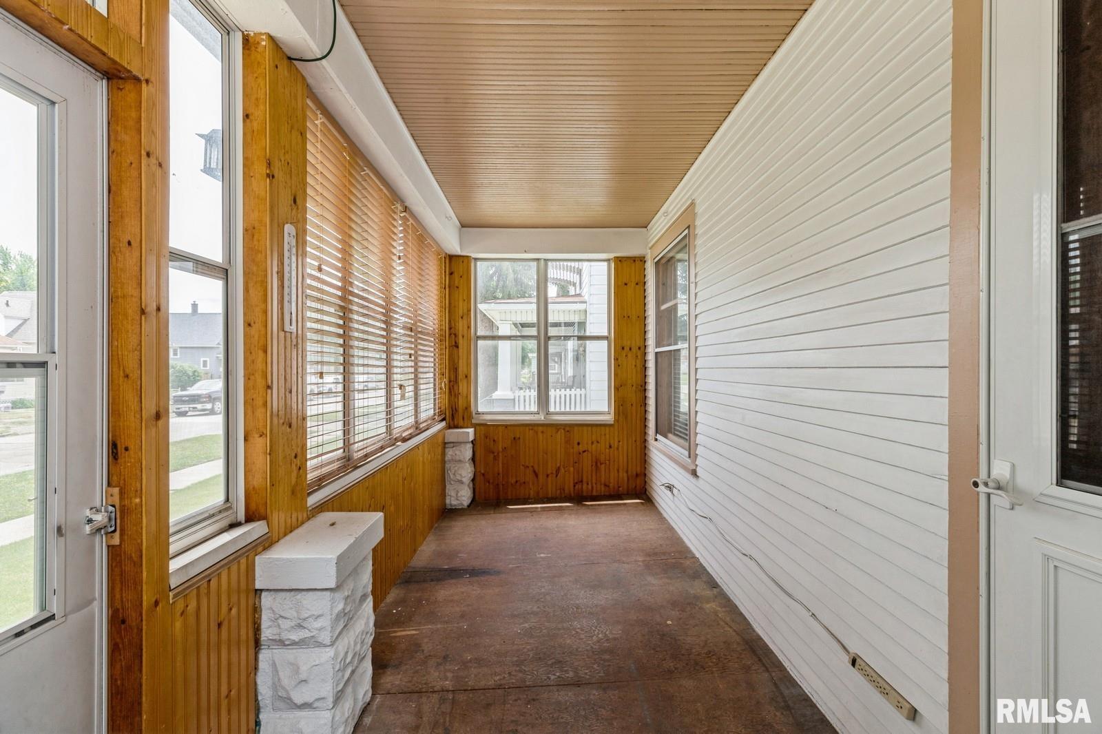 1915 3rd Street Moline, IL 61265 - Photo 5 of 20 Gallery Image 5