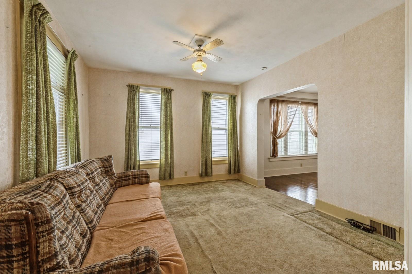 1915 3rd Street Moline, IL 61265 - Photo 6 of 20 Gallery Image 6