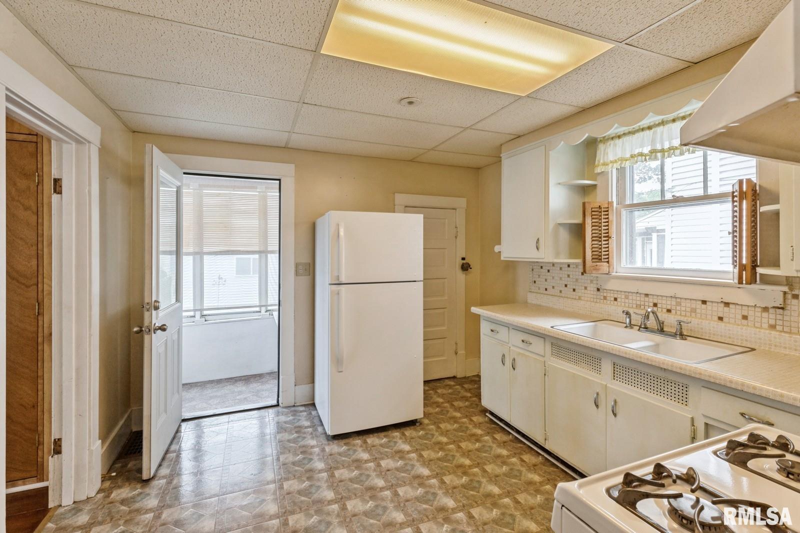 1915 3rd Street Moline, IL 61265 - Photo 9 of 20 Gallery Image 9