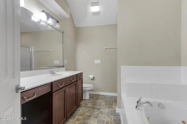 $395,000 | 305 Drake Landing, New Bern, NC 28560