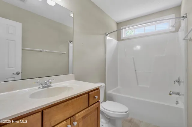 $395,000 | 305 Drake Landing, New Bern, NC 28560