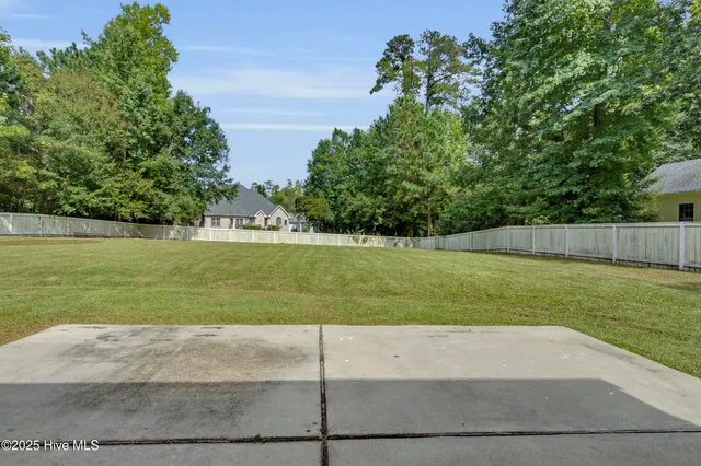 $395,000 | 305 Drake Landing, New Bern, NC 28560