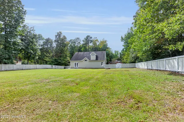 $395,000 | 305 Drake Landing, New Bern, NC 28560