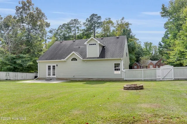 $395,000 | 305 Drake Landing, New Bern, NC 28560