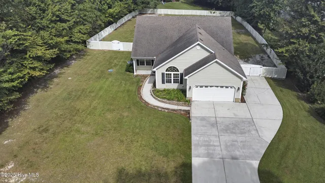 $395,000 | 305 Drake Landing, New Bern, NC 28560