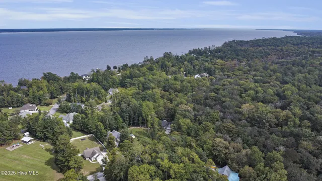 $395,000 | 305 Drake Landing, New Bern, NC 28560