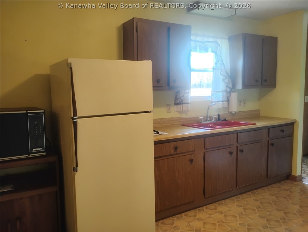 1380 Seigrist Road Letart, WV 25253 - Photo 8 of 16 Gallery Image 8