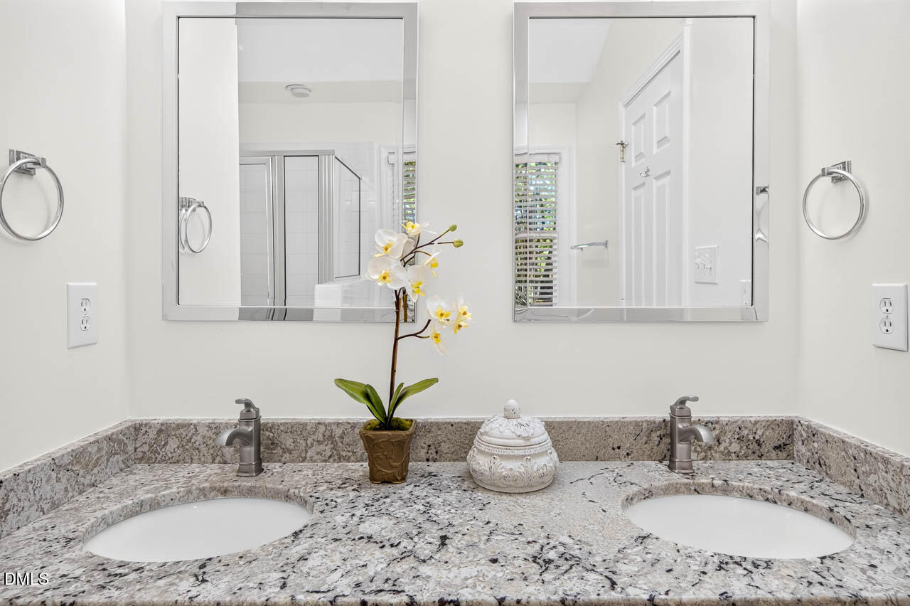 5620 Slide Rock Lane Raleigh, NC 27613 - Photo 28 of 34 5620 Slide Rock Ln-32 masterbath