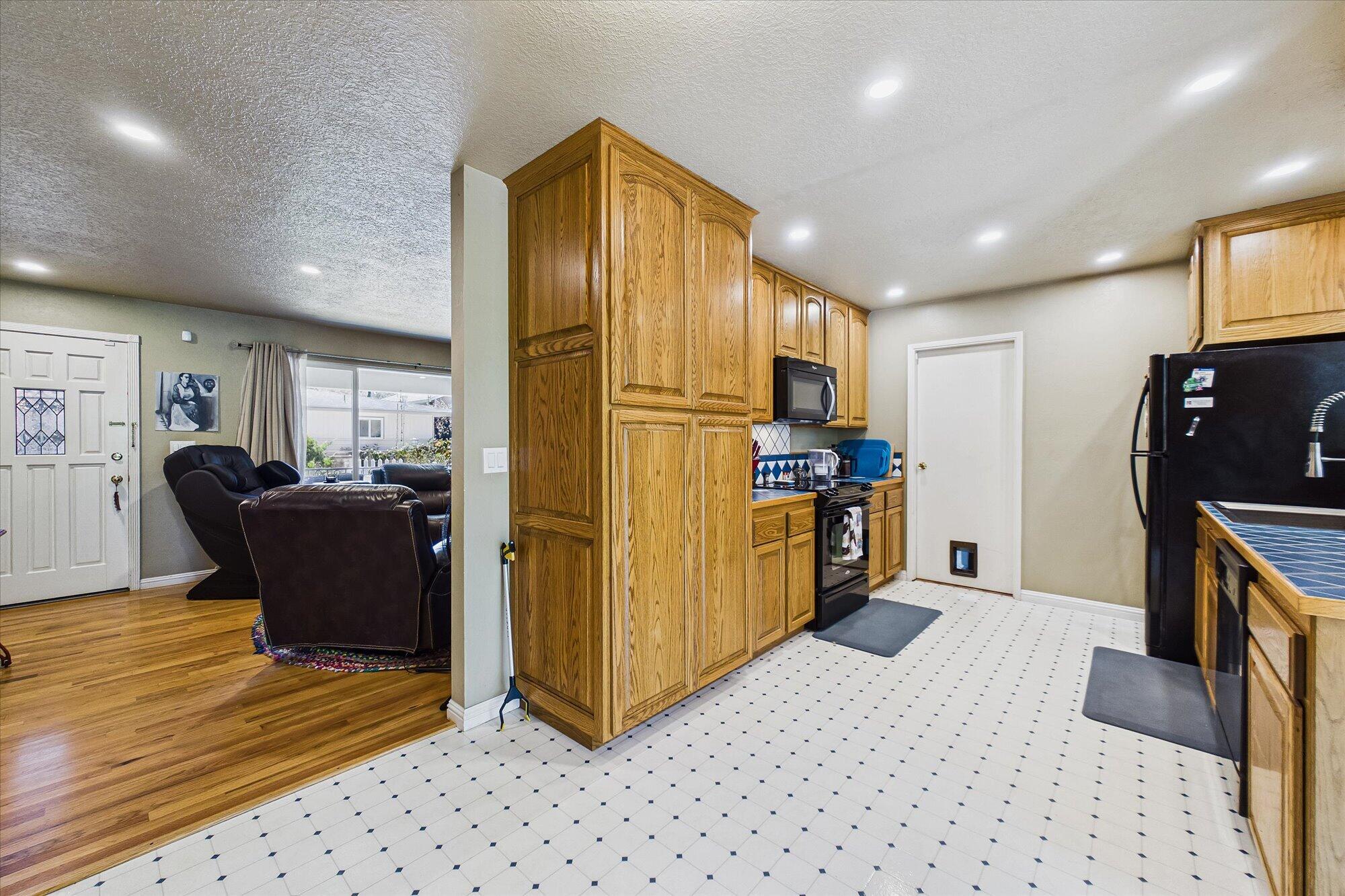 2105 Hurst Road Eureka, CA 95503 - Photo 14 of 54