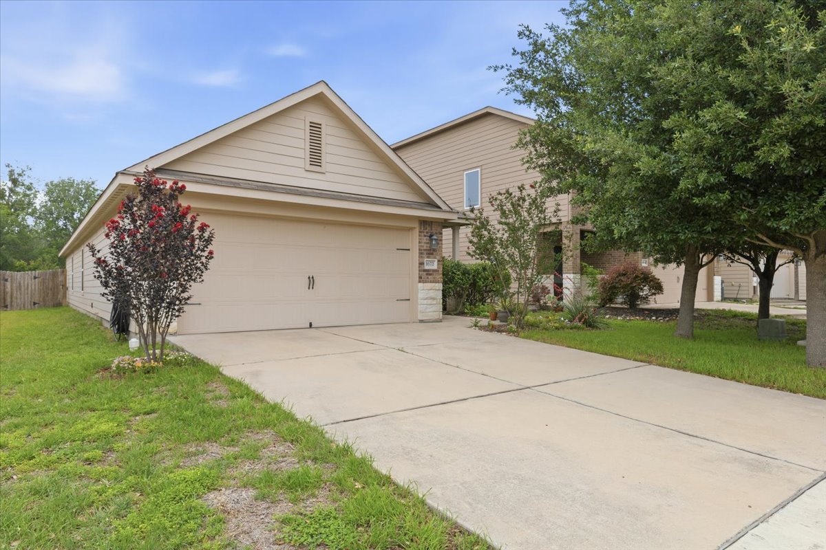 1672 Treeta Trail Kyle, TX 78640 - Photo 2 of 33