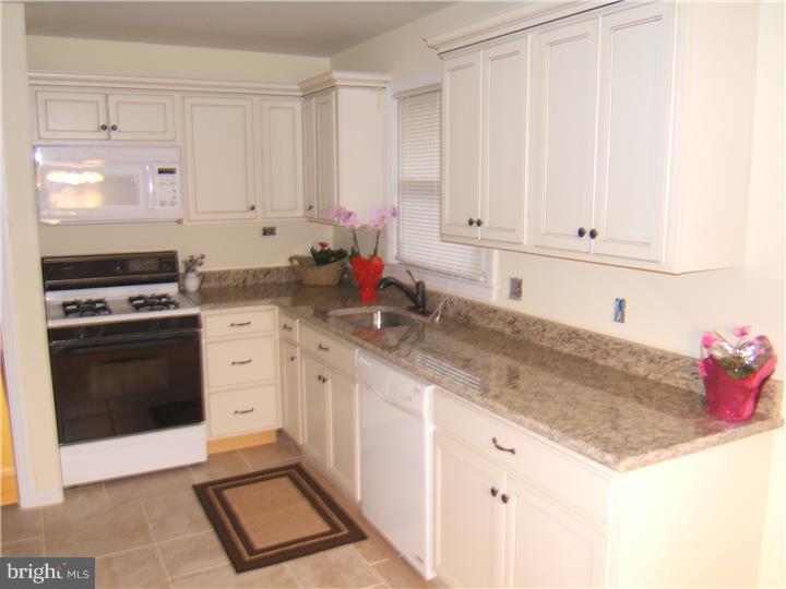 24 Cedarcroft Road Gibbsboro, NJ 08026 - Photo 2 of 14 Kitchen