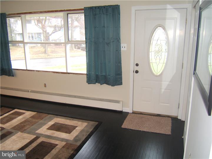 24 Cedarcroft Road Gibbsboro, NJ 08026 - Photo 13 of 14 Living Room