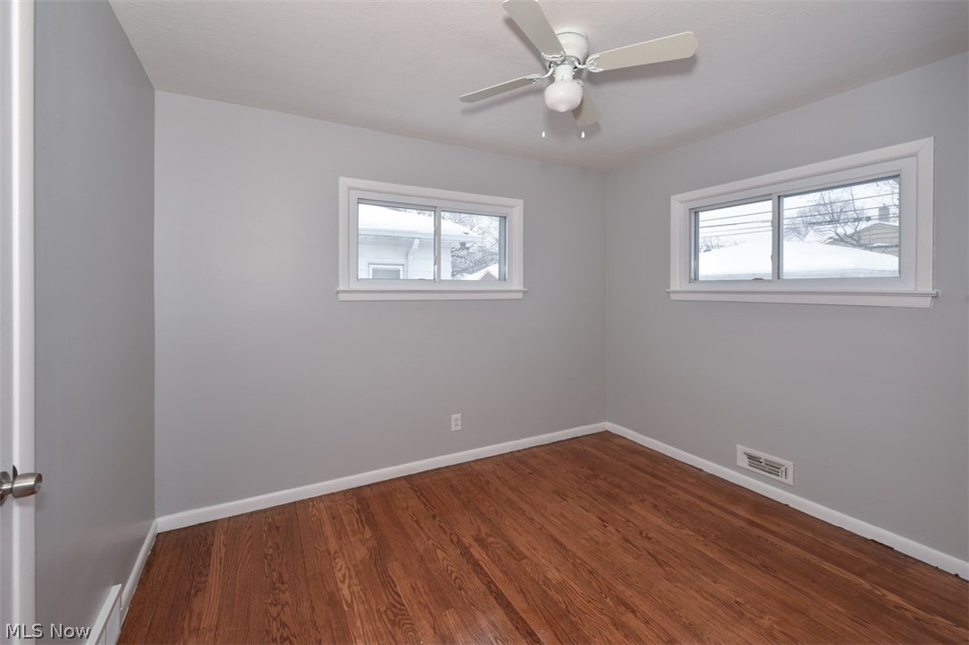 15400 Greendale Road Maple Heights, OH 44137 - Photo 11 of 18 First floor bedroom 2