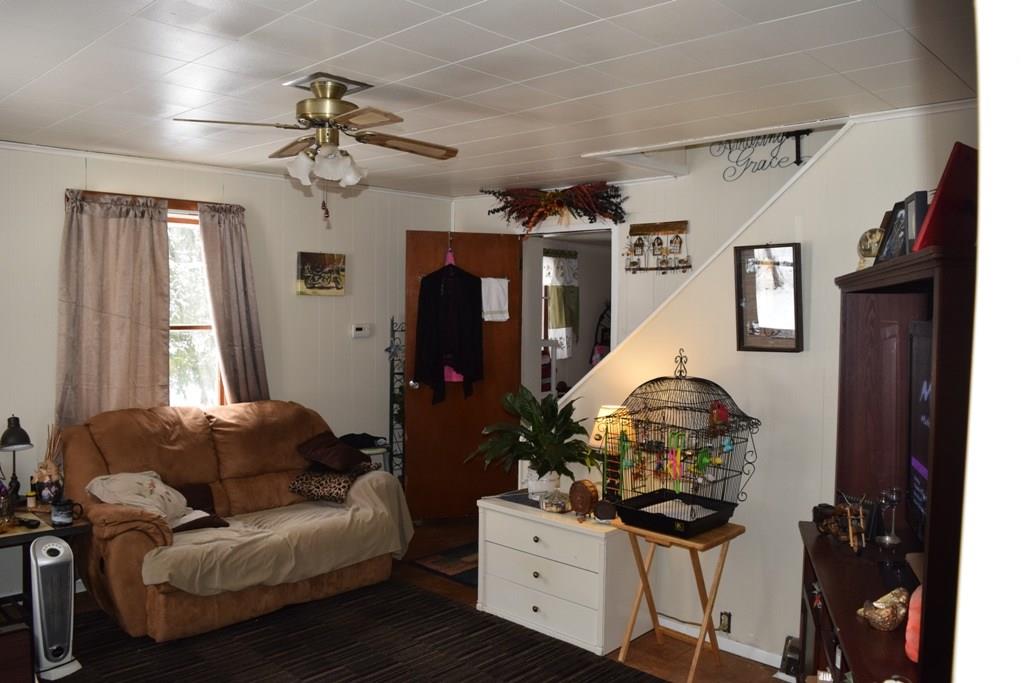 194 Riverside Road Vanderbilt, PA 15486 - Photo 4 of 19