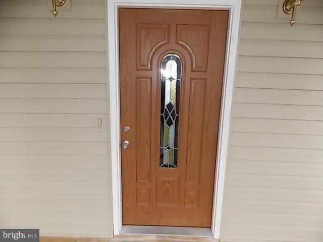 5501 Pilgrim Road Baltimore, MD 21214 - Photo 4 of 21 Entrance door
