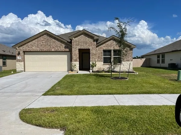 $2,150 | 203 Comal Drive, Huntsville, TX 77340