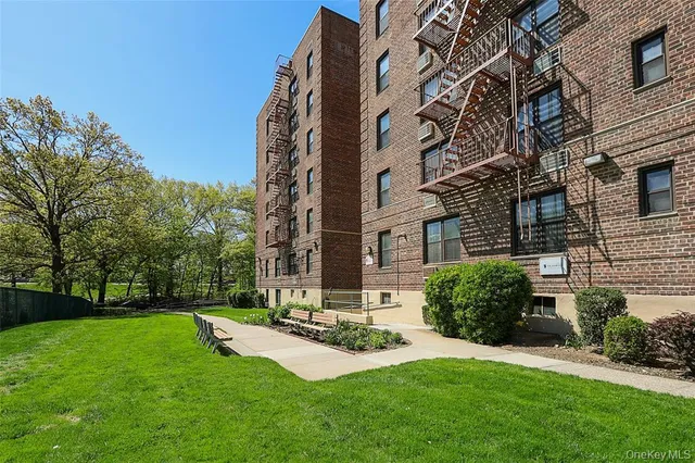 $315,000 | 224-24 Union Turnpike, Unit 6G | Oakland Gardens
