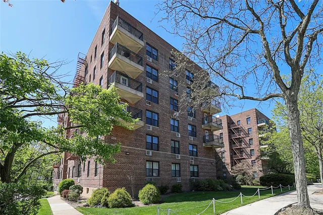 $315,000 | 224-24 Union Turnpike, Unit 6G | Oakland Gardens