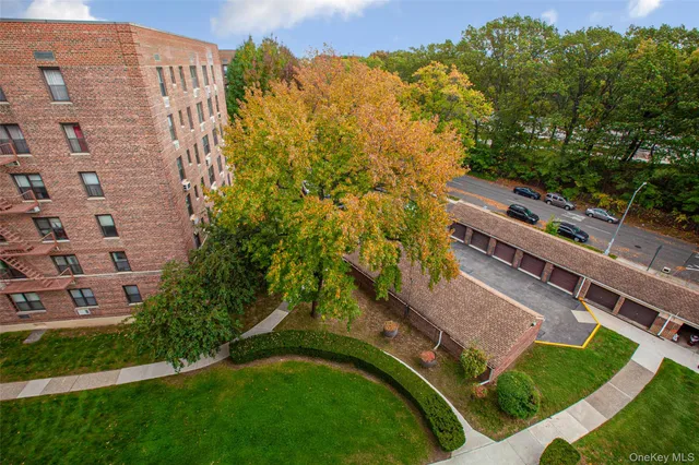 a view of a multi story building