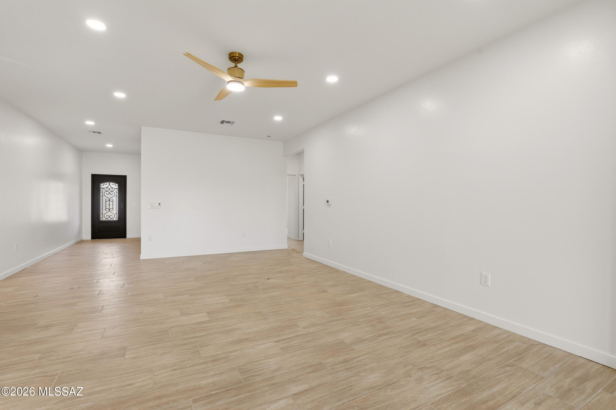 5583 South Swires Road Tucson, AZ 85746 - Photo 3 of 23 Spacious