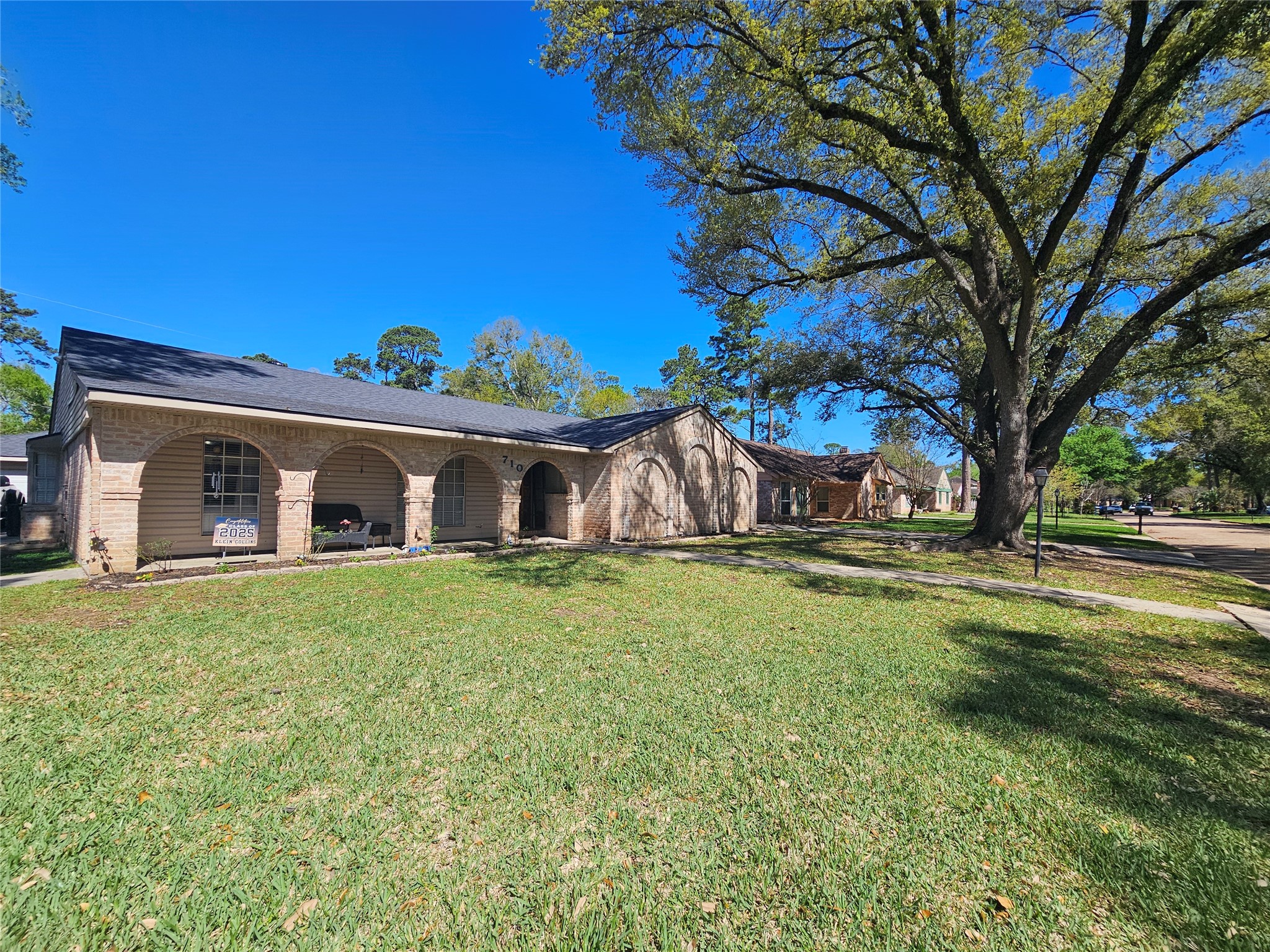 710 Enchanted River Drive Spring, TX 77388 - Photo 3 of 48 Lawn