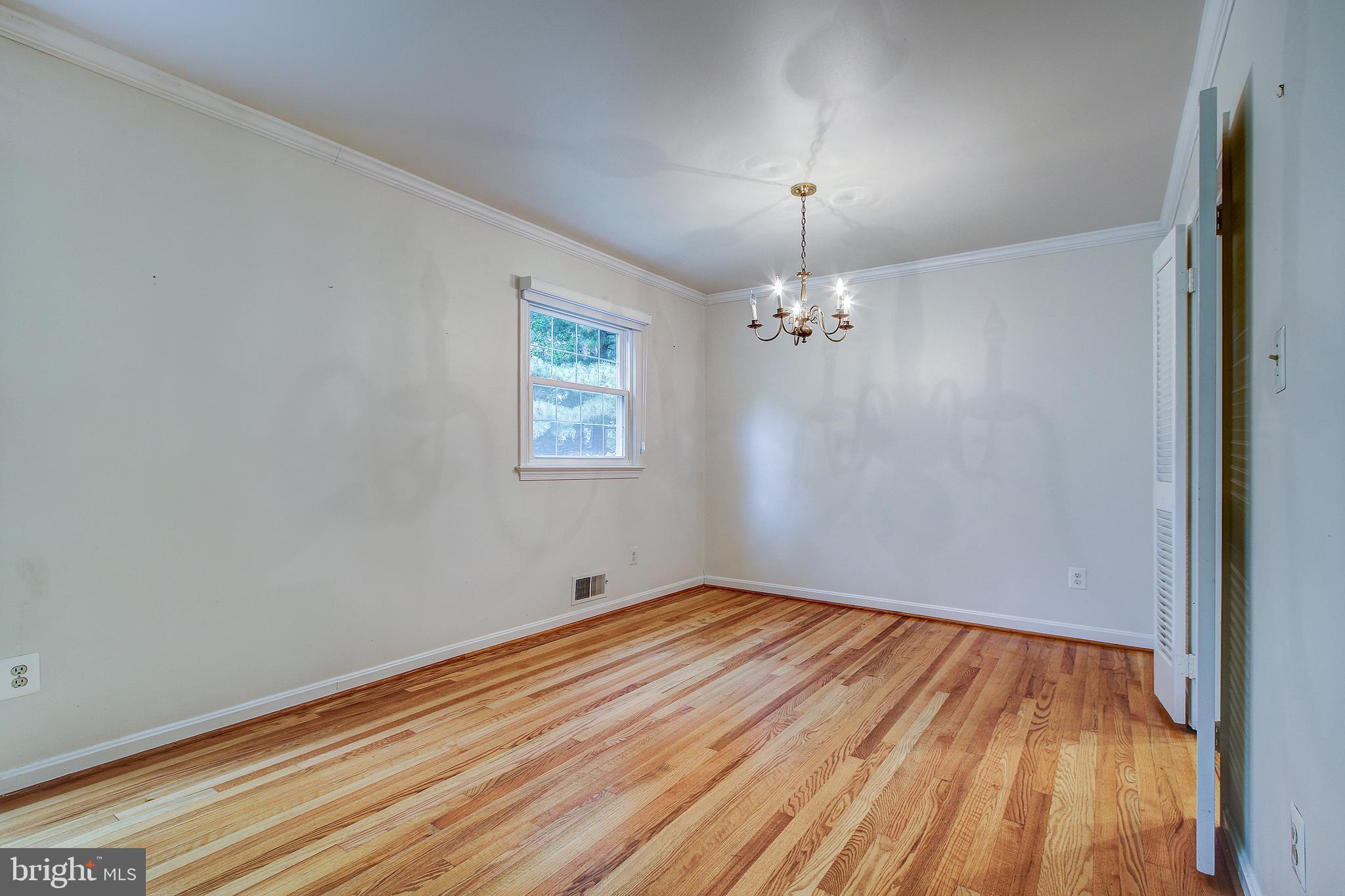 1591 Kimblewick Road Potomac, MD 20854 - Photo 12 of 39