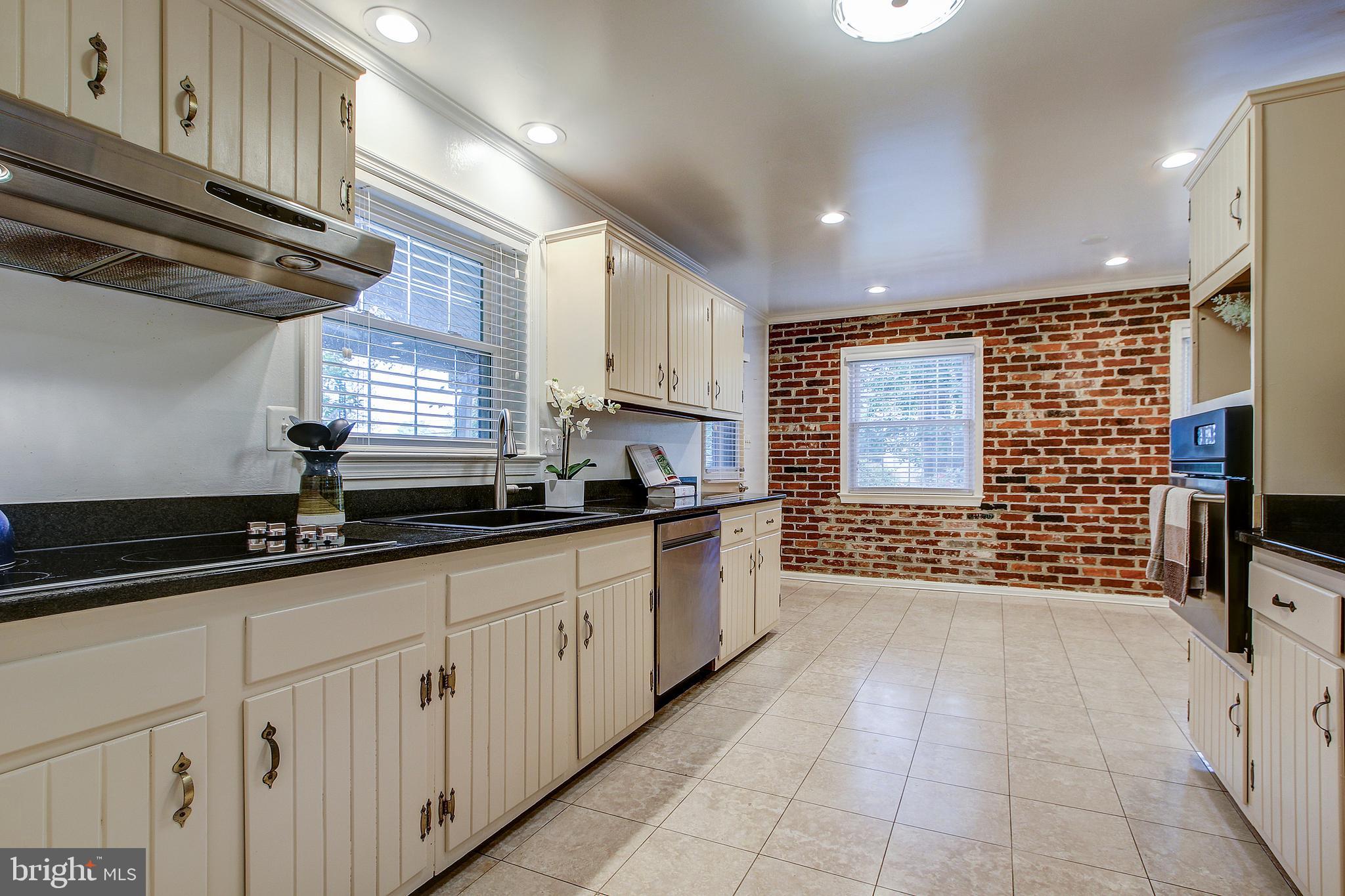 1591 Kimblewick Road Potomac, MD 20854 - Photo 14 of 39