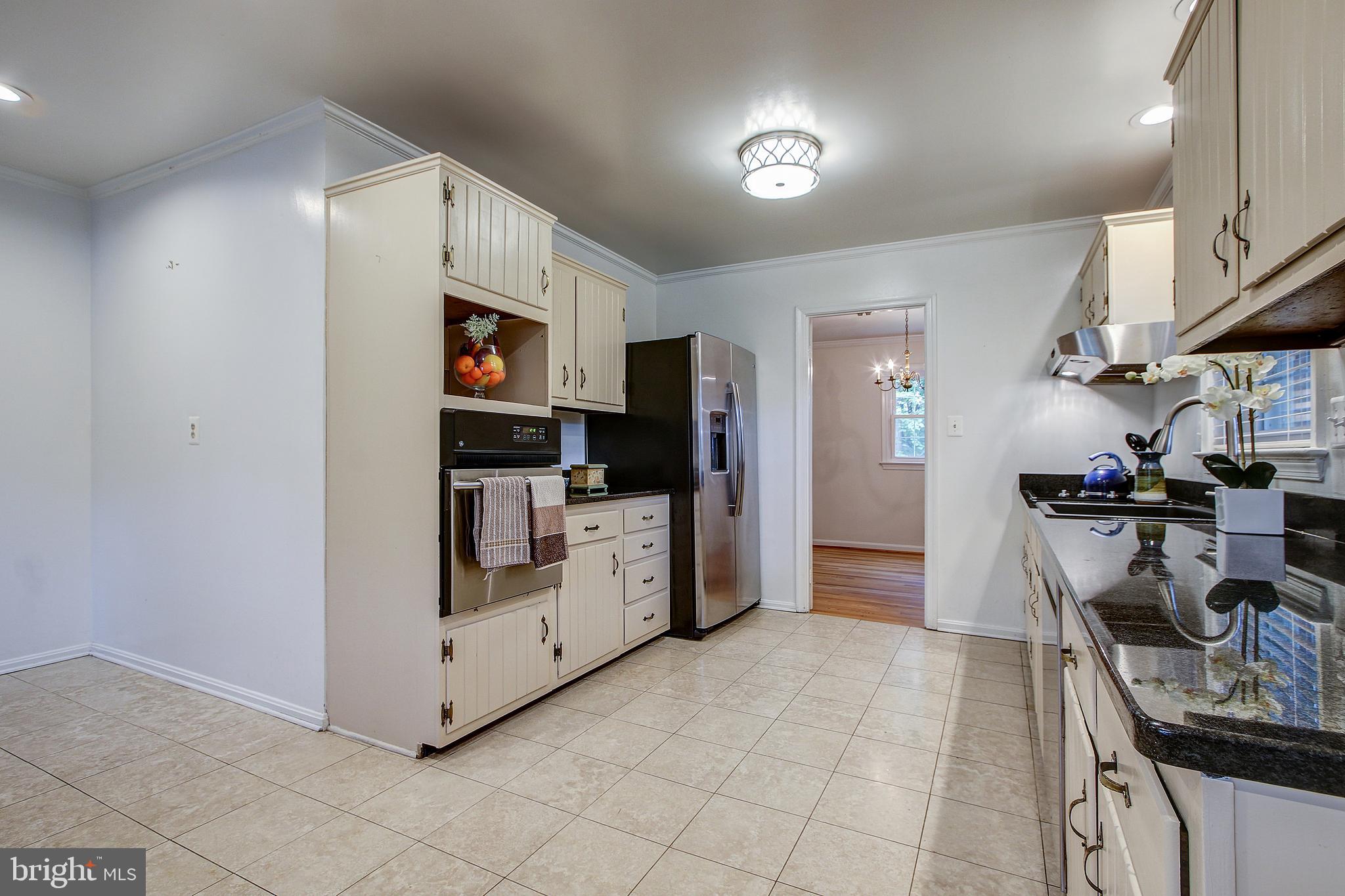 1591 Kimblewick Road Potomac, MD 20854 - Photo 16 of 39