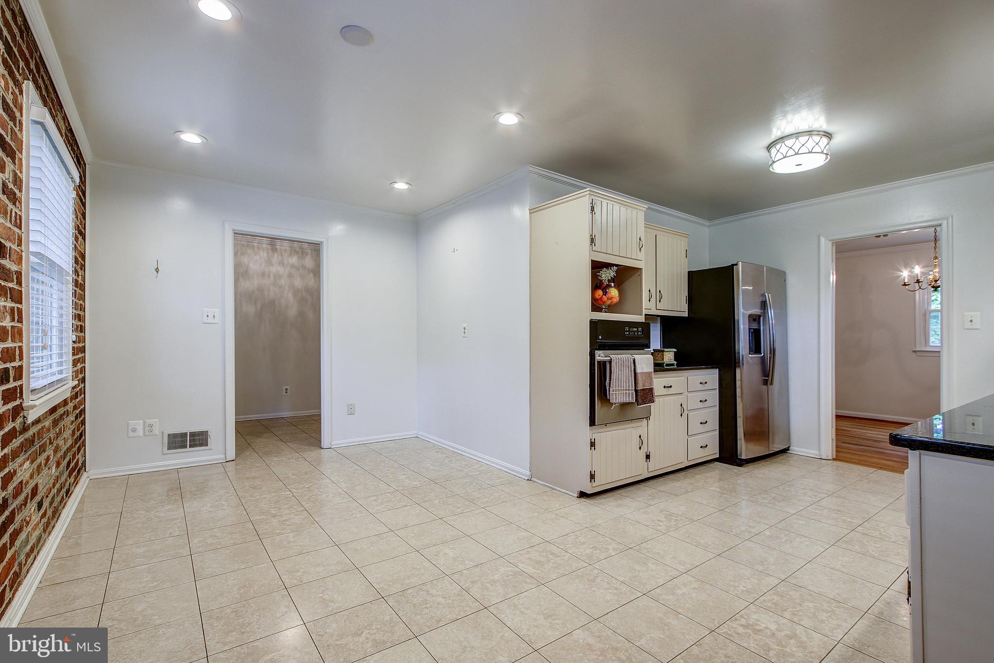 1591 Kimblewick Road Potomac, MD 20854 - Photo 17 of 39