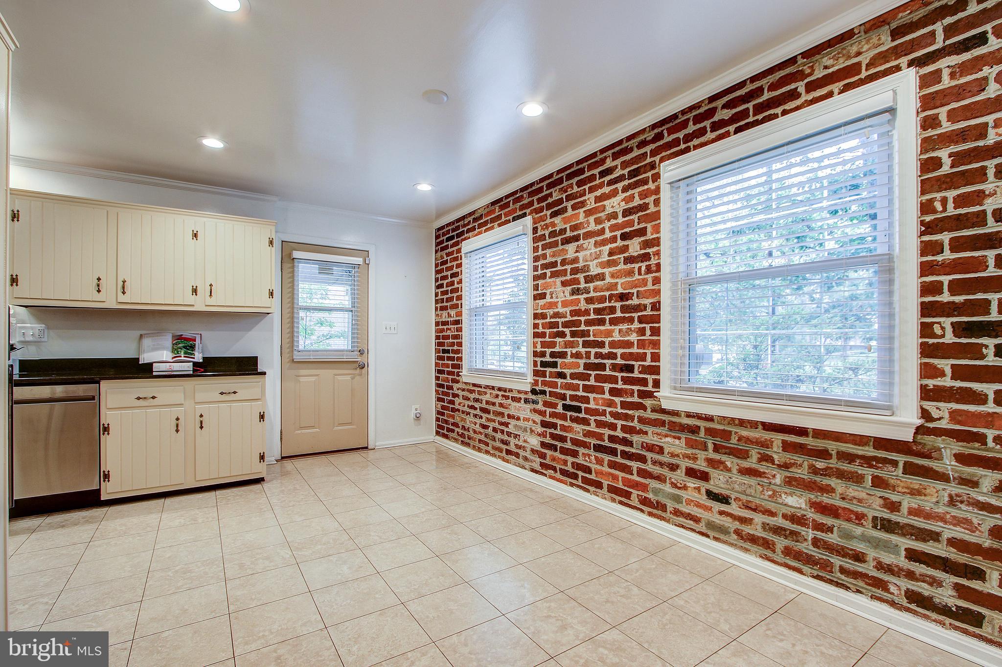 1591 Kimblewick Road Potomac, MD 20854 - Photo 19 of 39