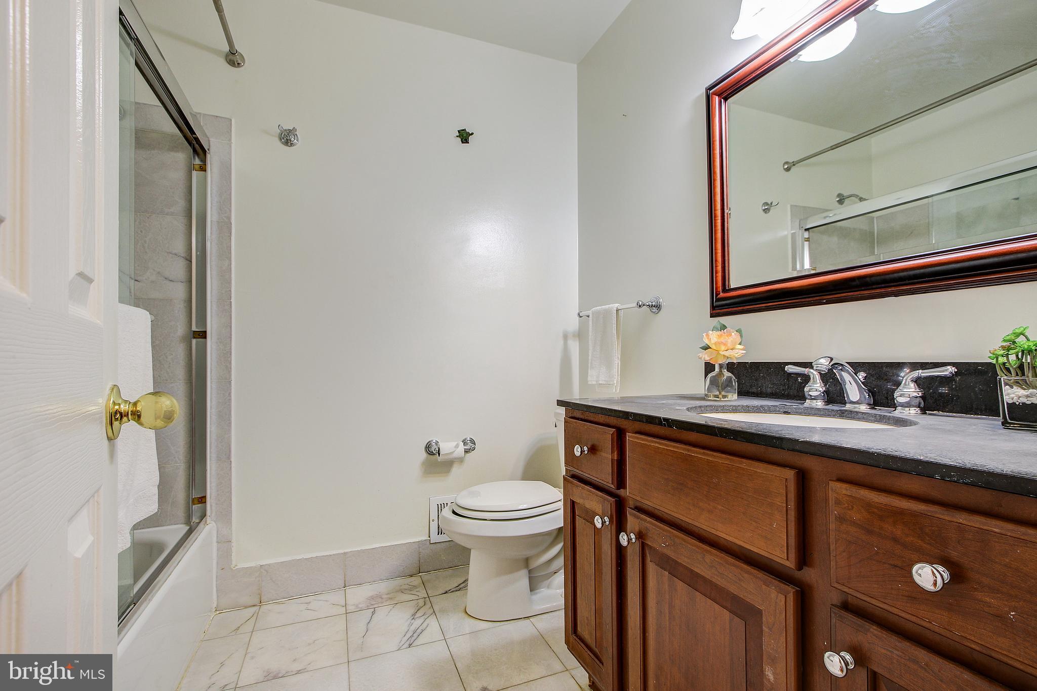 1591 Kimblewick Road Potomac, MD 20854 - Photo 20 of 39