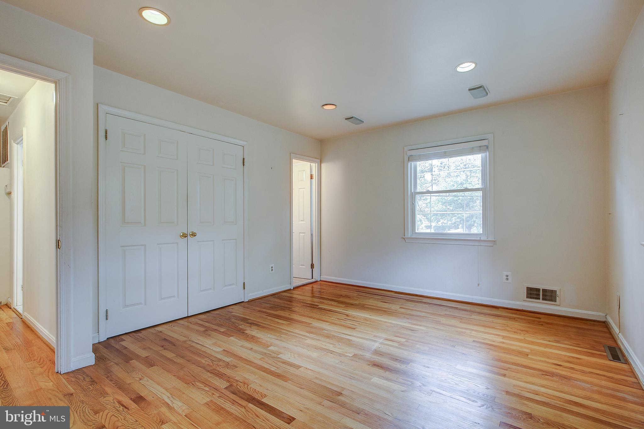 1591 Kimblewick Road Potomac, MD 20854 - Photo 23 of 39