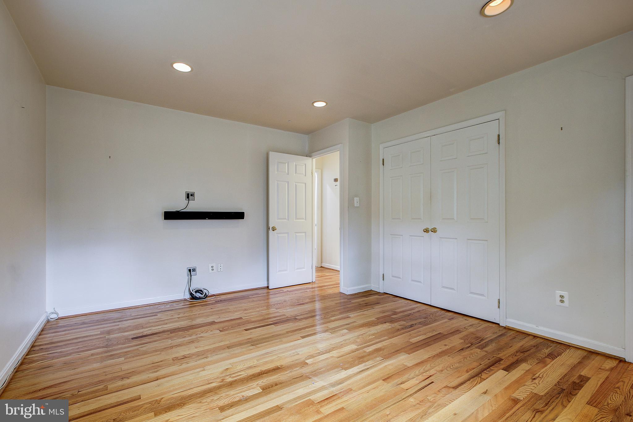 1591 Kimblewick Road Potomac, MD 20854 - Photo 24 of 39
