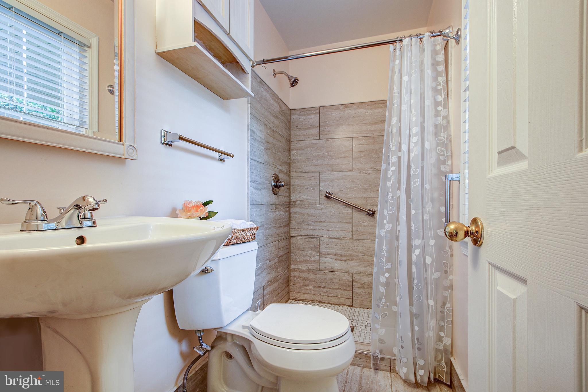 1591 Kimblewick Road Potomac, MD 20854 - Photo 25 of 39