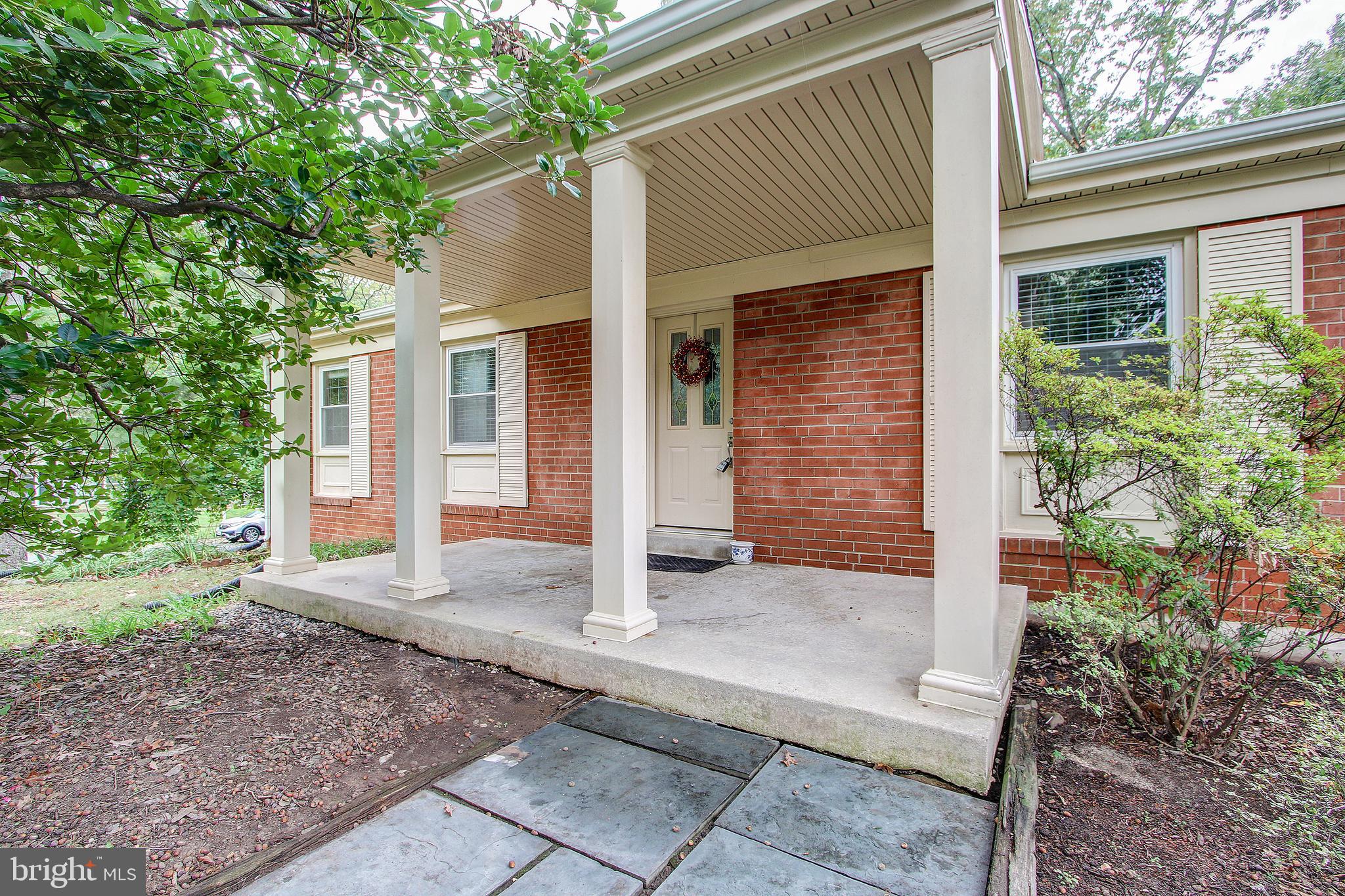 1591 Kimblewick Road Potomac, MD 20854 - Photo 4 of 39