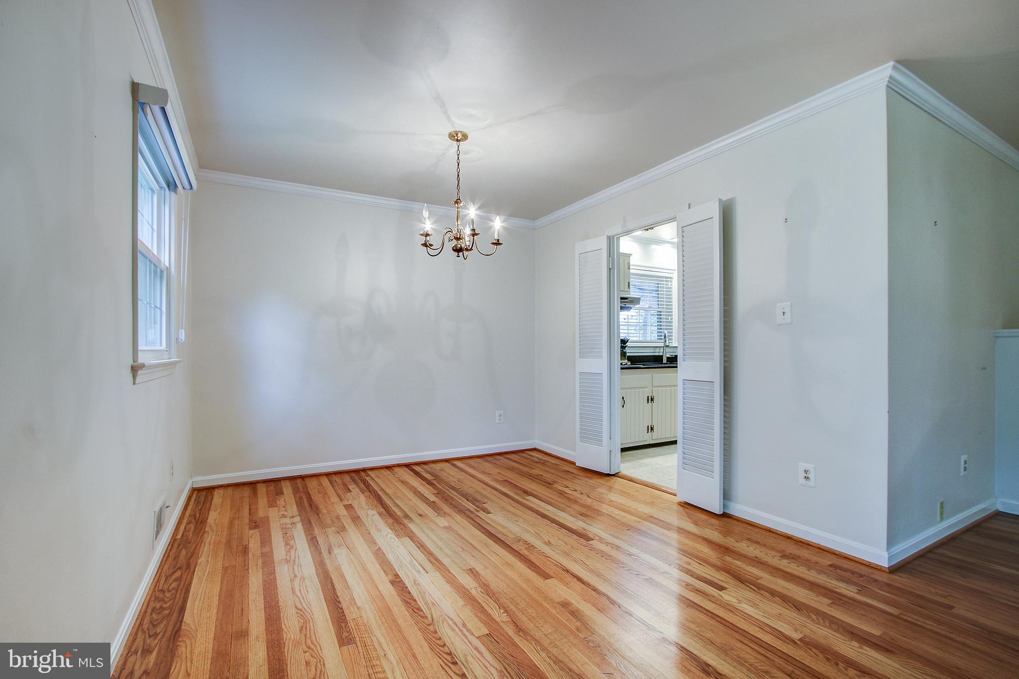 1591 Kimblewick Road Potomac, MD 20854 - Photo 10 of 39