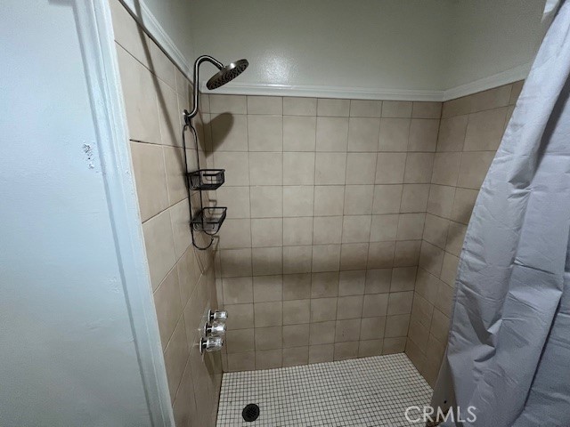 73740 Santa Rosa Way, Unit 5 Palm Desert, CA 92260 - Photo 13 of 20 a bathroom with a shower