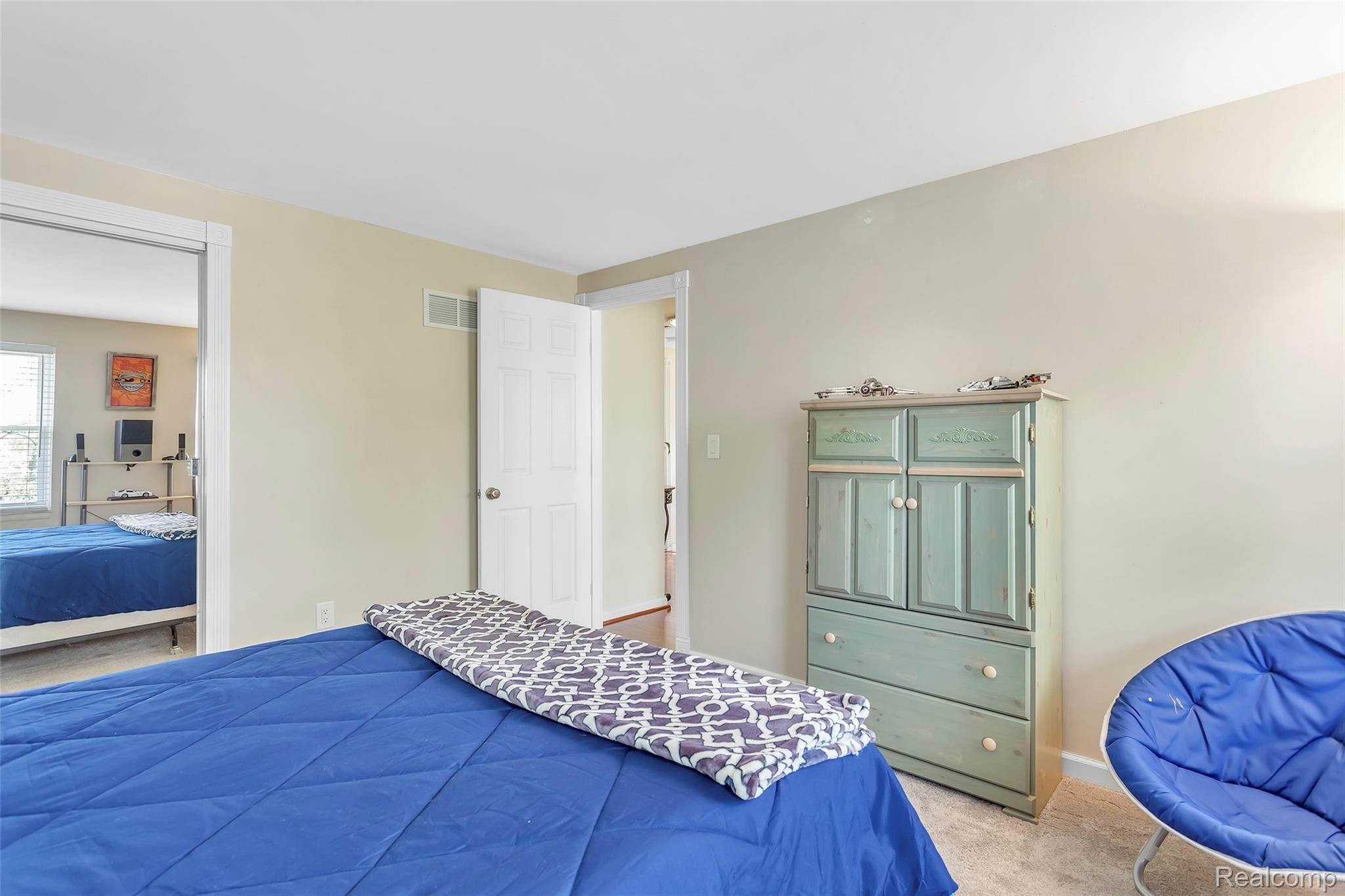 42059 Hanford Road Canton, MI 48187 - Photo 25 of 50 42059-Hanfod-WindowStill-Real-Estate-Photography-25.jpg
